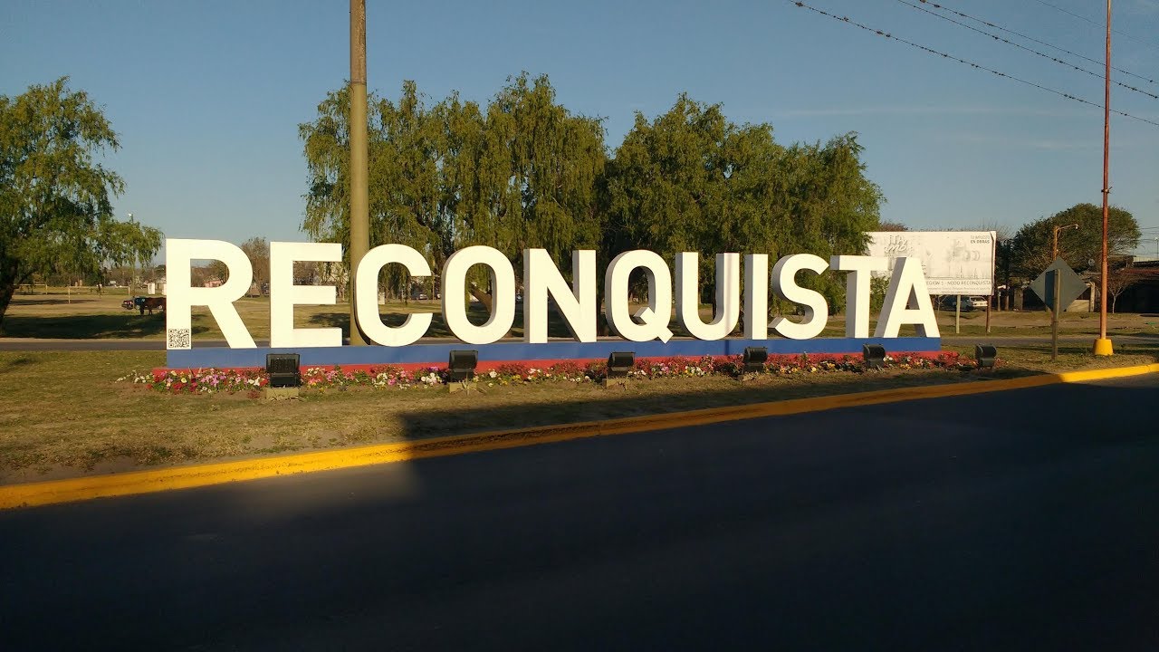 Adrián en tu lugar... Reconquista presentación