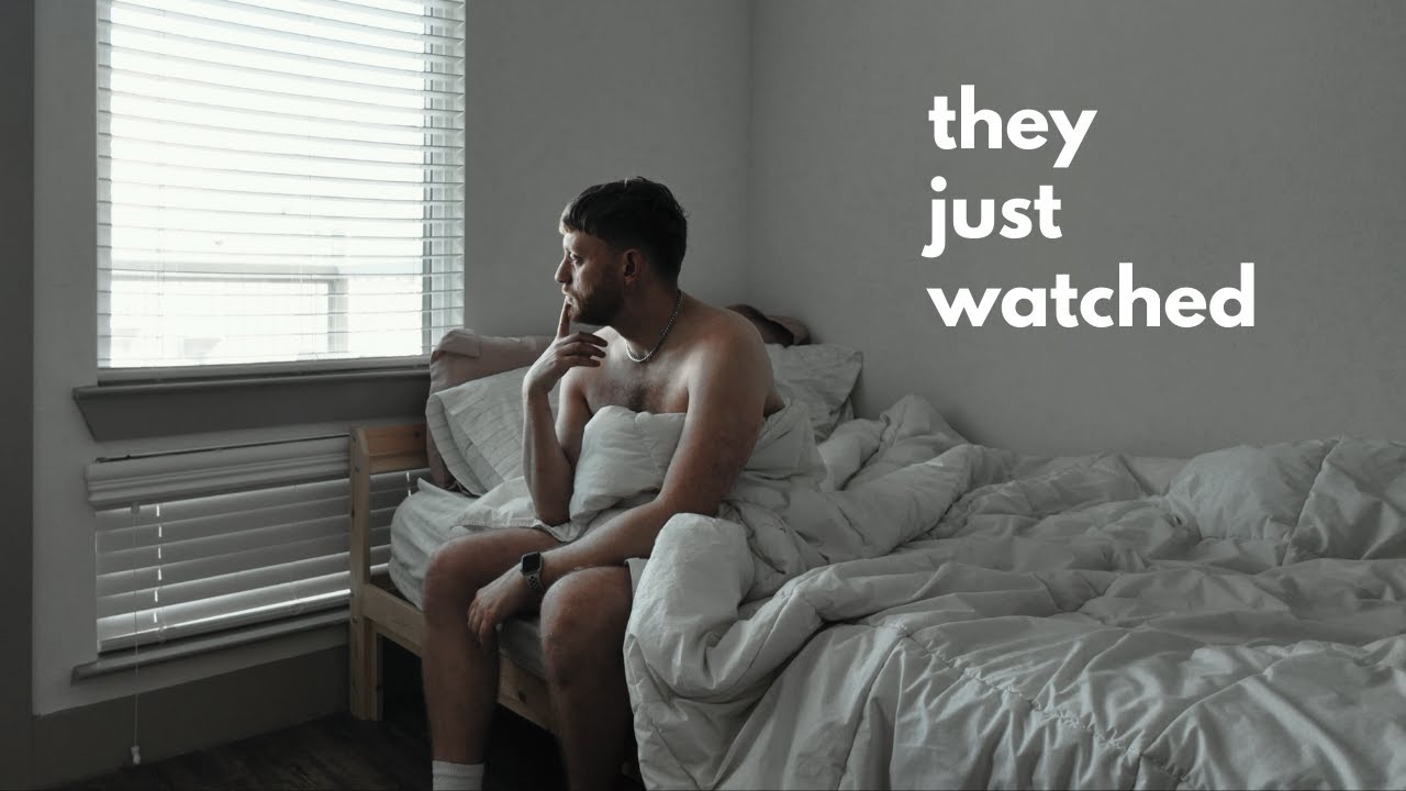 на меня набросились за то, что я гей.