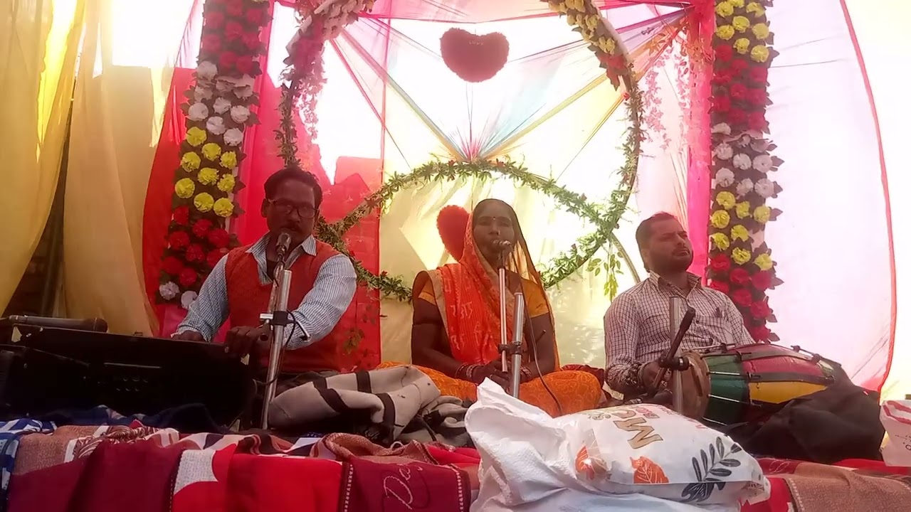 Mere#bhola#jagat#me#aaye#hai