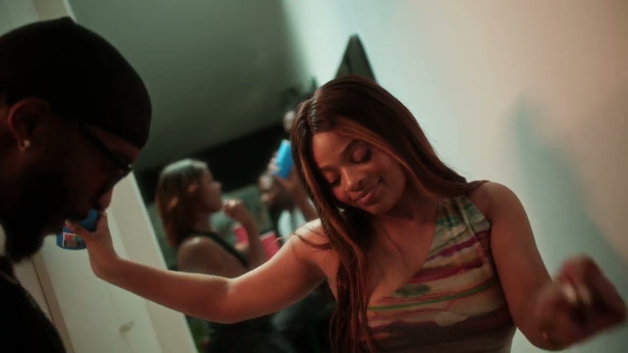 NATASHAA MRA - MI LOVE IT - (CLIP OFFICIEL)