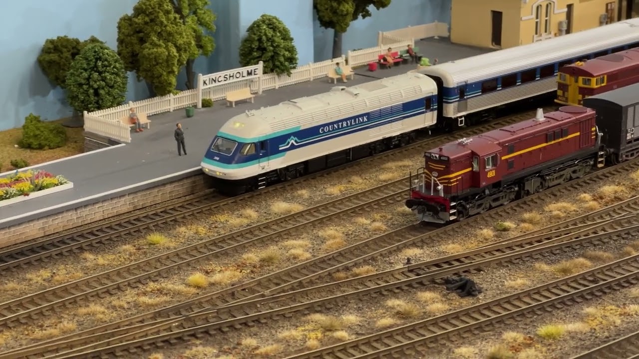 NSWGR XPT Express stops at all Stations on the KMR.