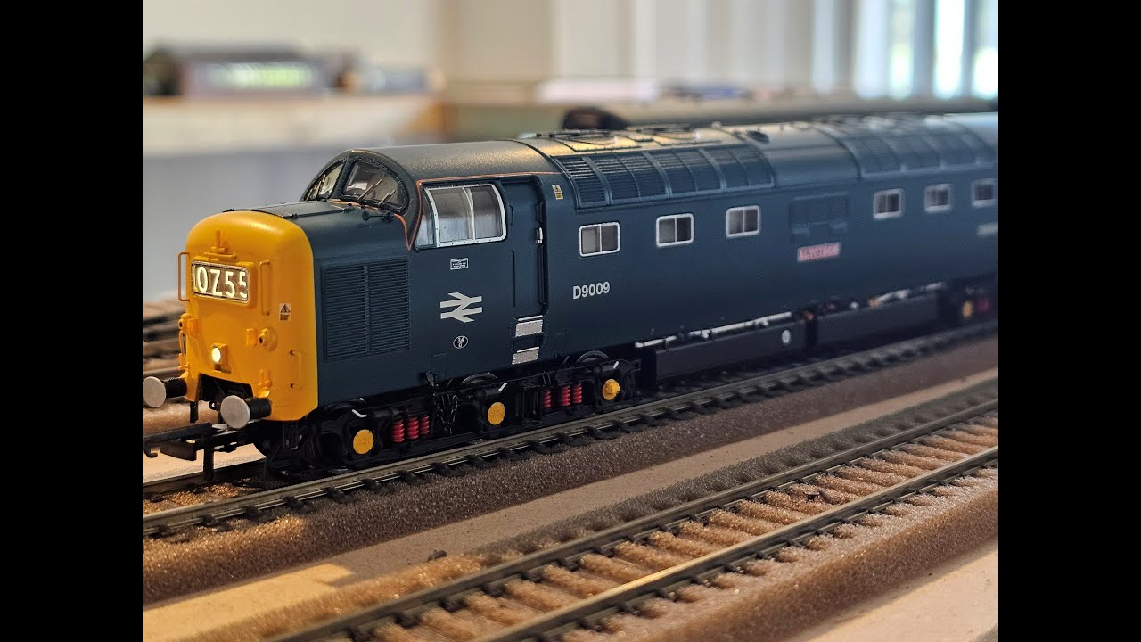 Kampala Rd: Unboxing Accurascale Class 55 Deltic At Last!