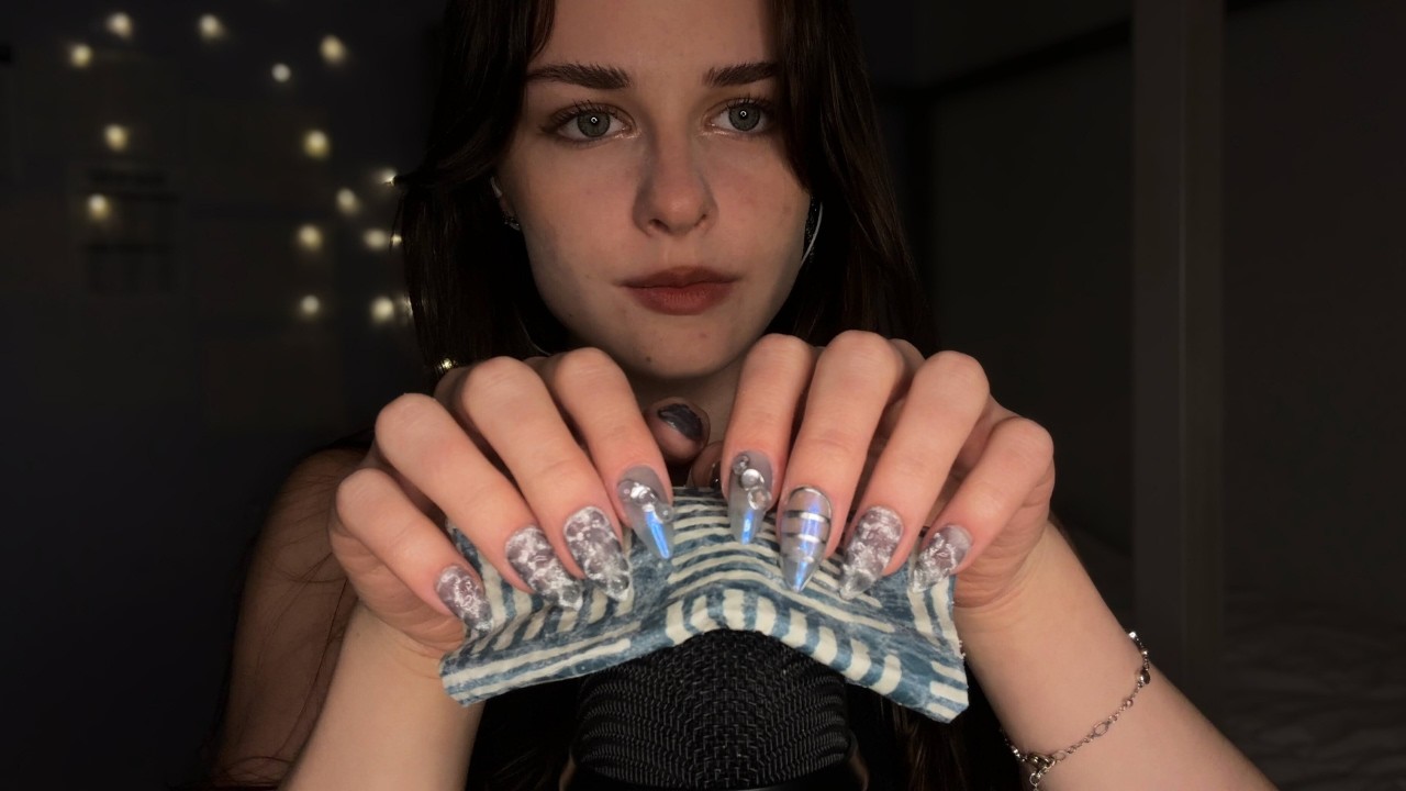 Beeswax ASMR *I almost fell asleep* (Tapping, Scratching, Scrunching) No Talking