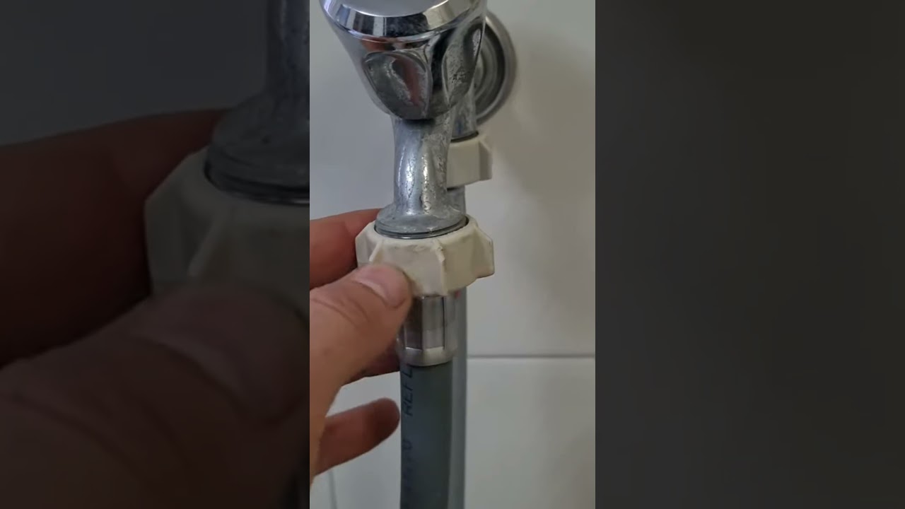 Comment connecter et d&eacute;brancher le tuyau d'alimentation en eau d'une machine &agrave; laver / robinet