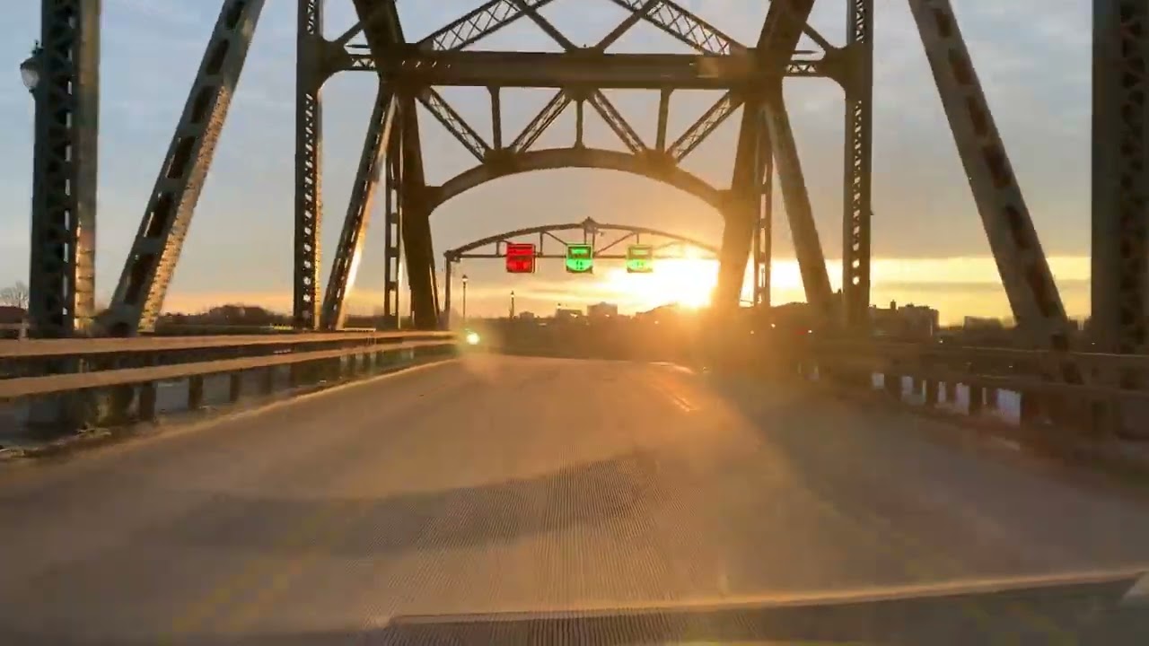 Crossing the peace bridge, Fort Erie, Ontario￼