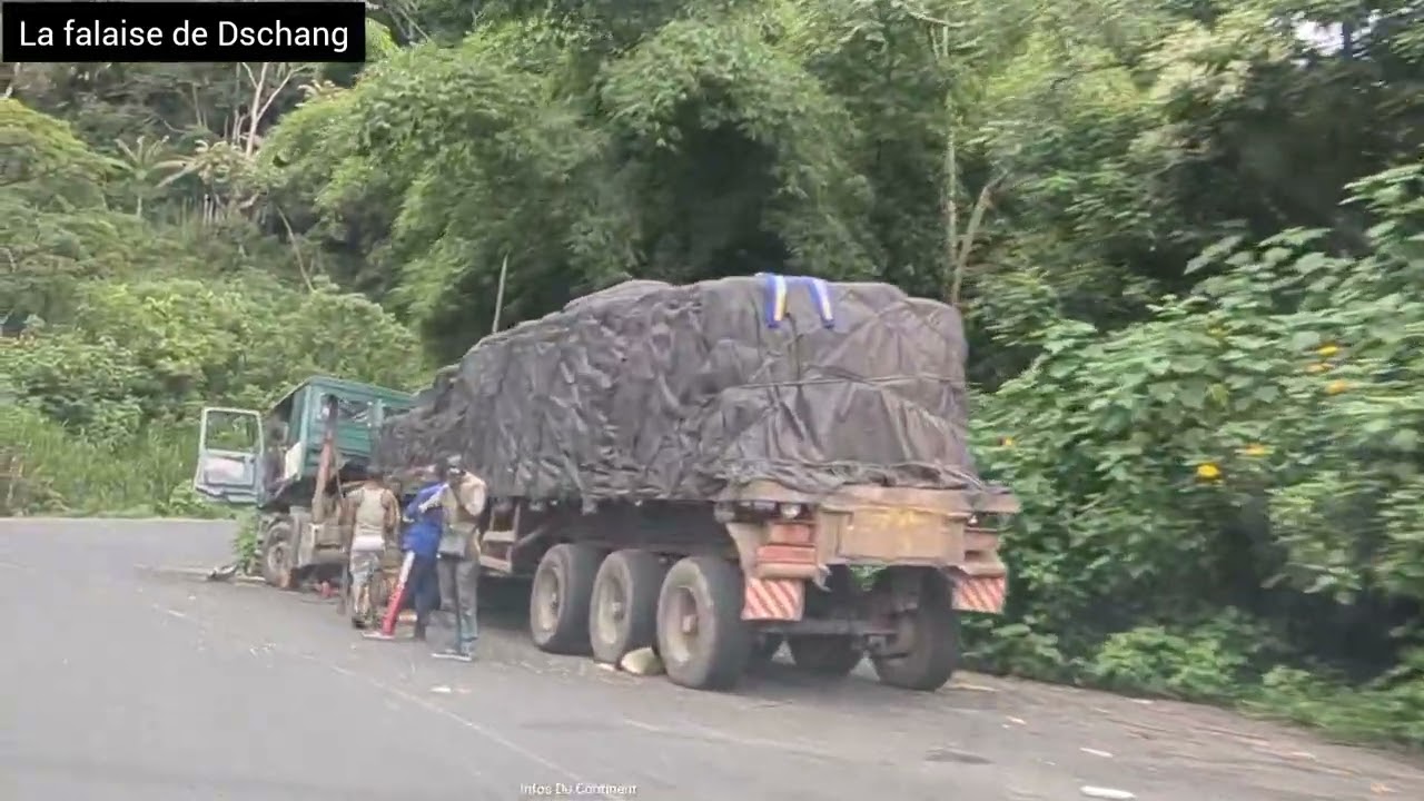 La falaise de Dschang : le trajet de tous les dangers