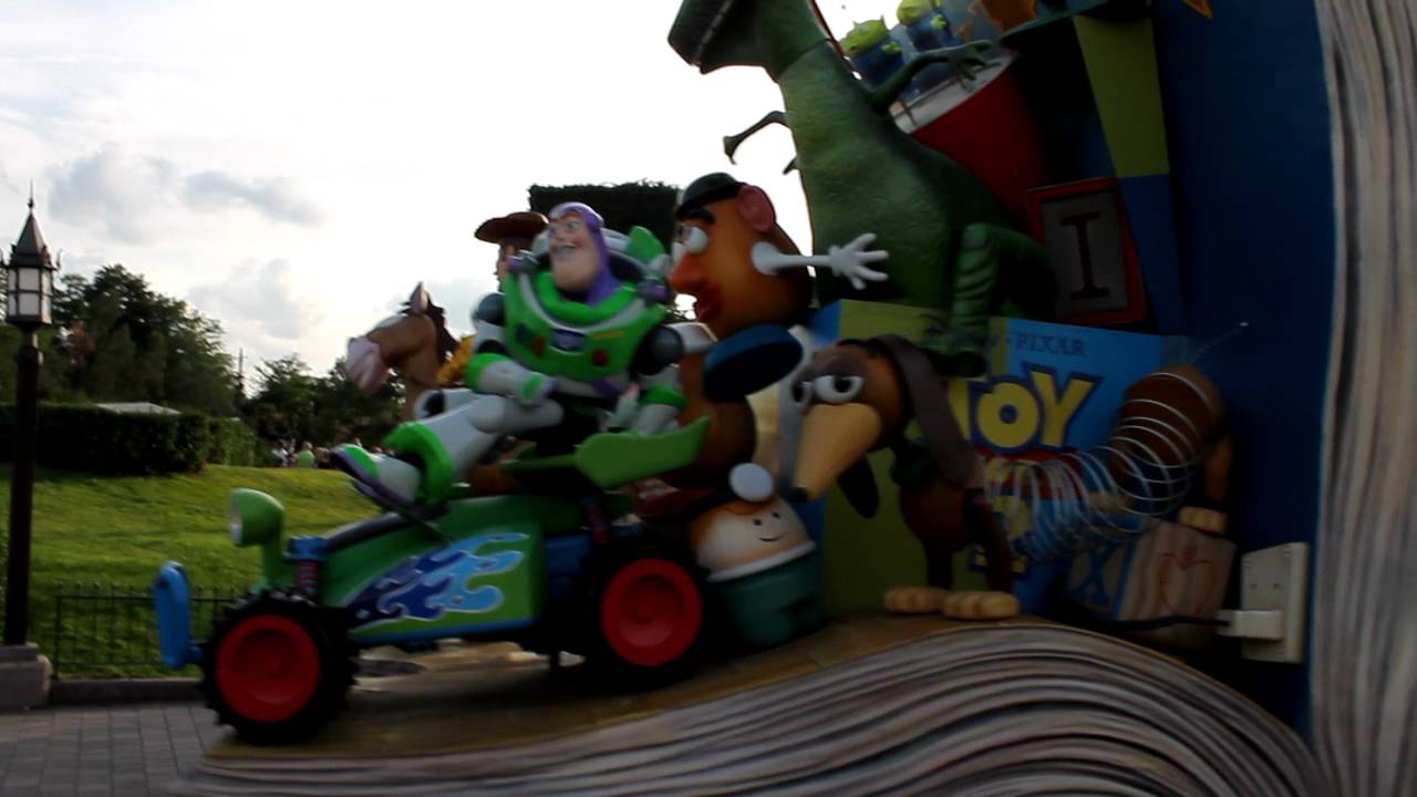 disney paris parade 2012