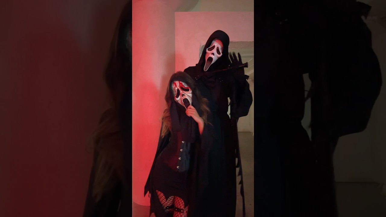 pick up the phone&hellip;👻📞🔪🩸 #ghostface #ghostfacecosplay #scream #trending #spookyszn