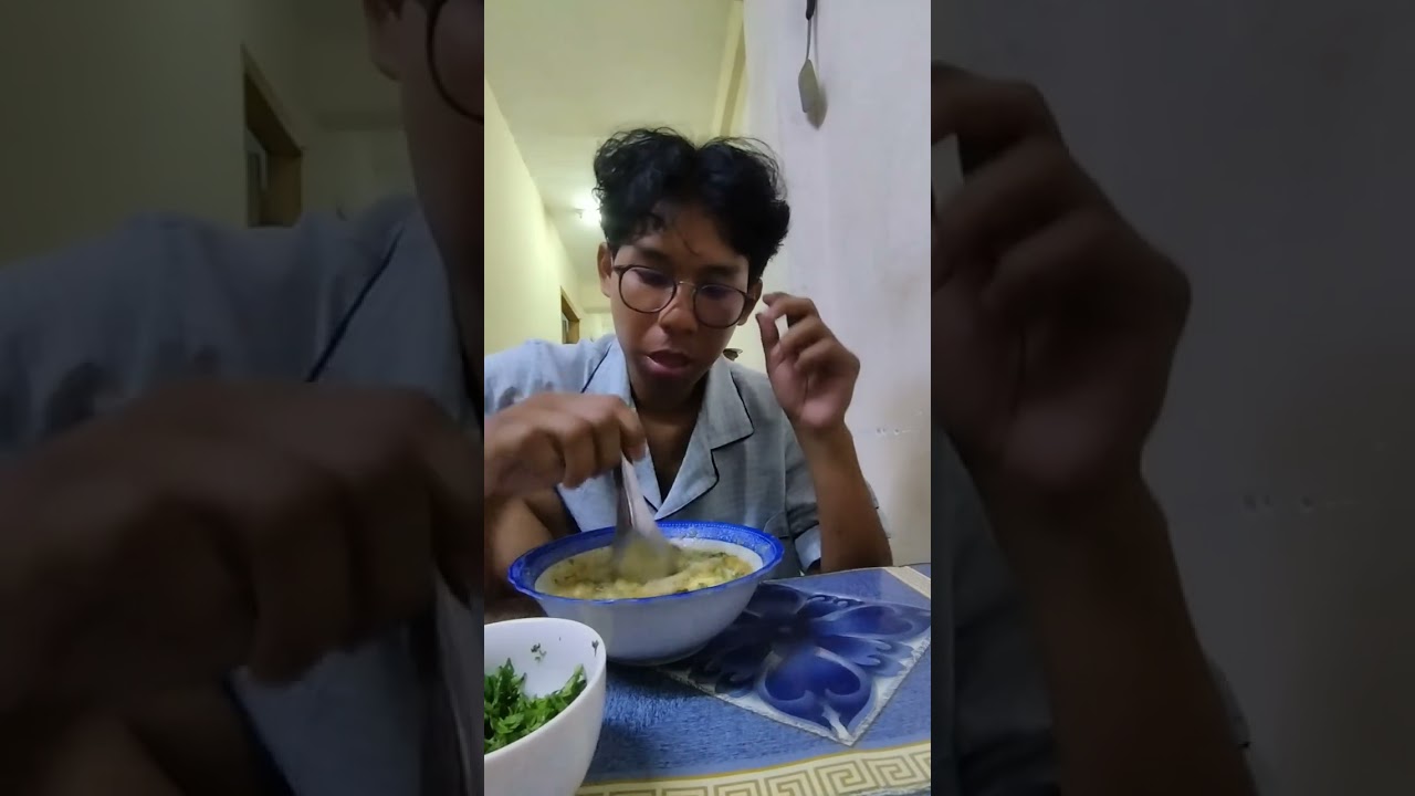 အိမ်မှာ မုန့်ဟင်းခါးချက်တာ ရိုက်ဖို့မေ့လို့ စားတာကိုရိုက်တင်လိုက်ပါတယ် 