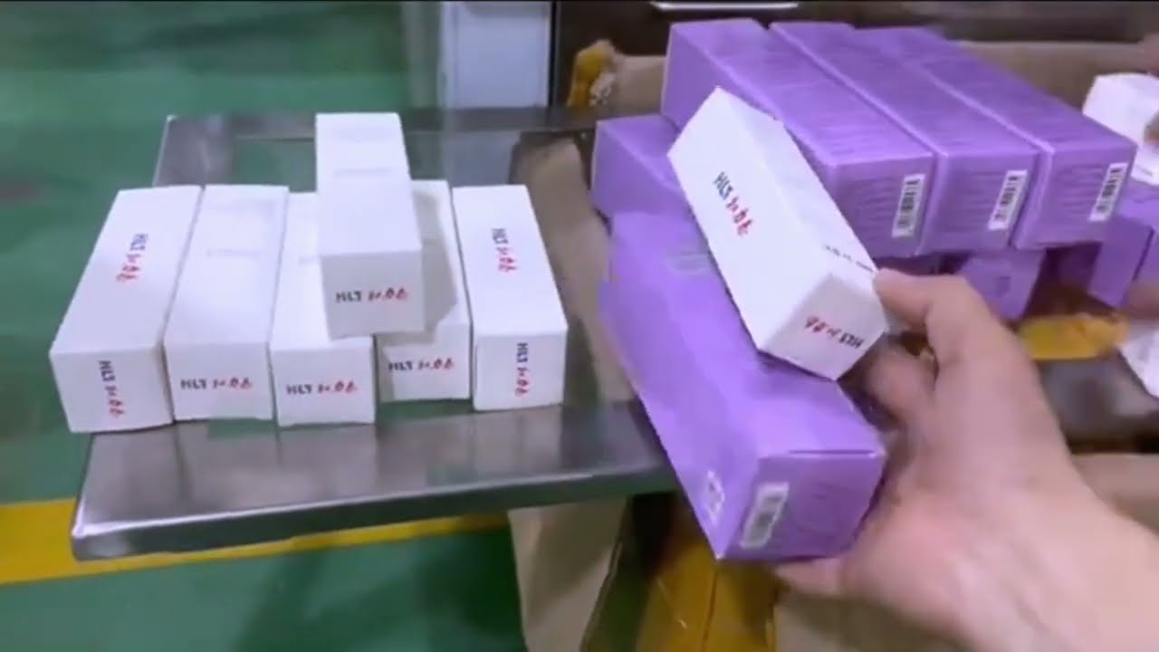 Engineer illustrating how to commission facial masks cartoning machine step by step