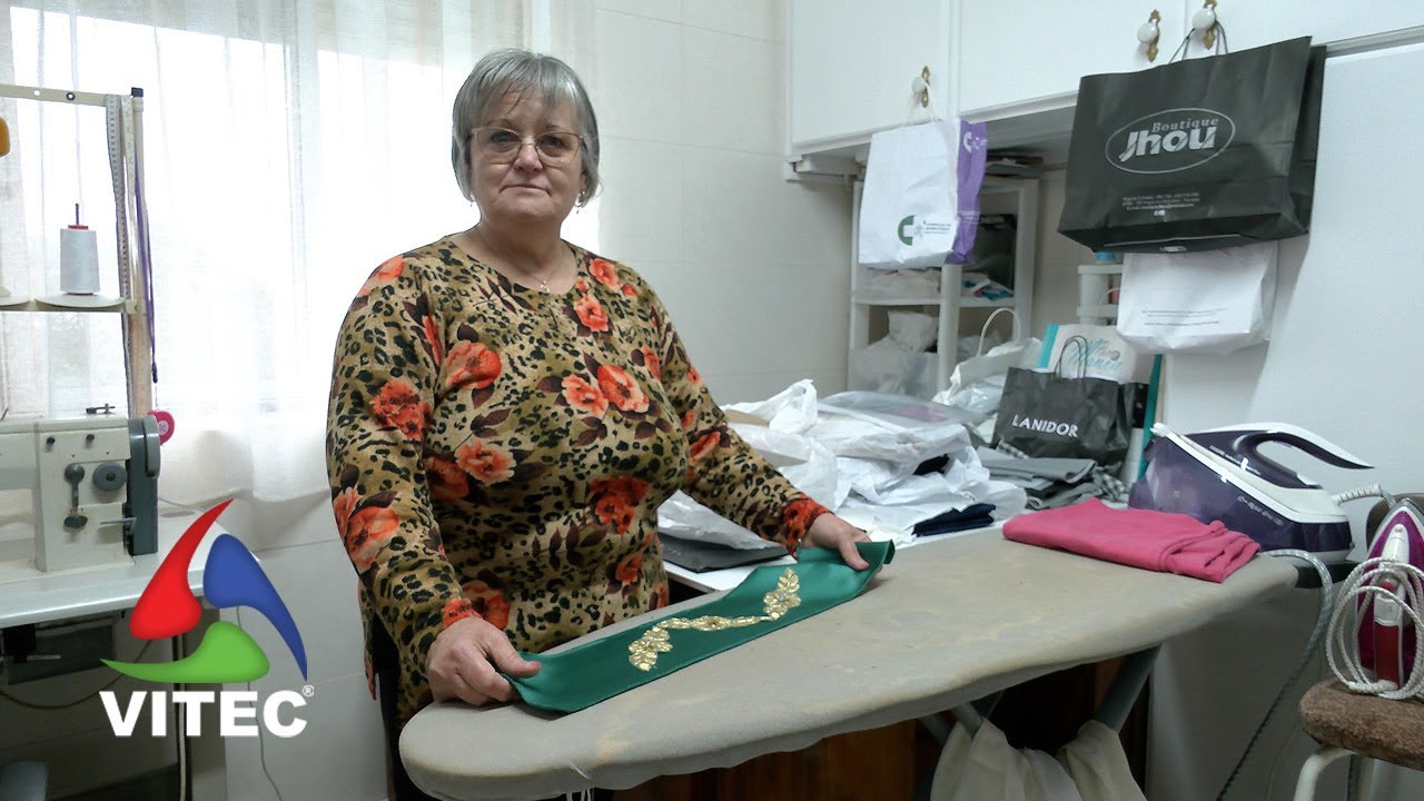 Ilda Eduardo há, praticamente, 40 anos a costurar para o Carnaval da Terceira