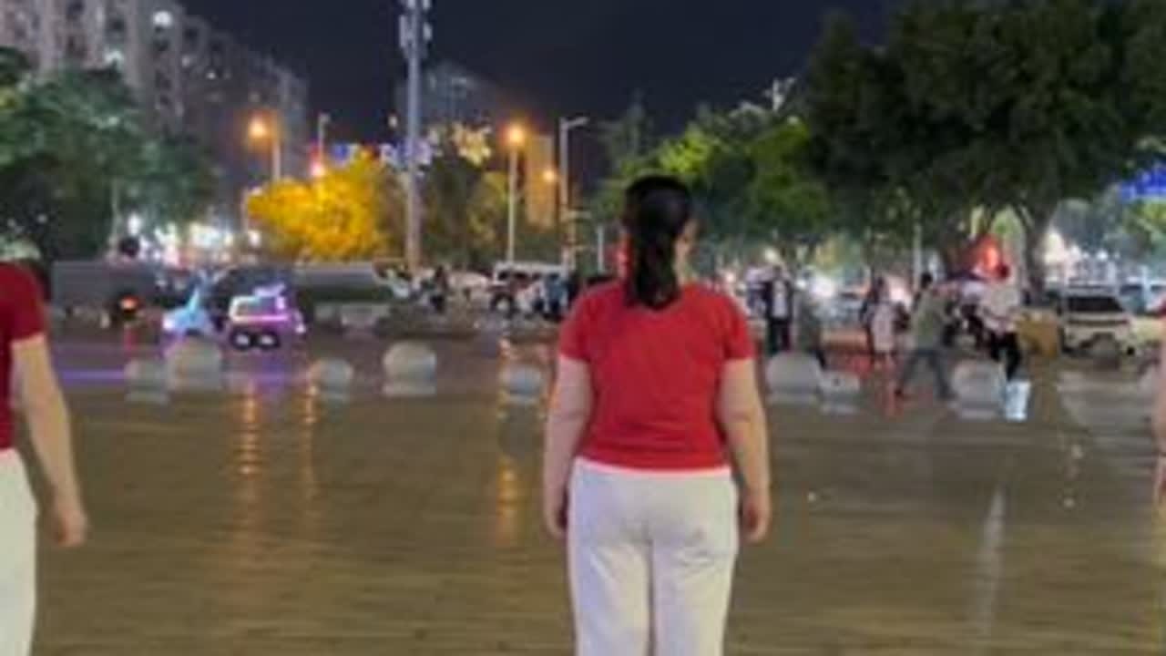 广场舞《肩上蝶》背面完整版#青春不打烊舞蹈完整版 #每天坚持锻炼 #快乐舞蹈 #扭扭更健康