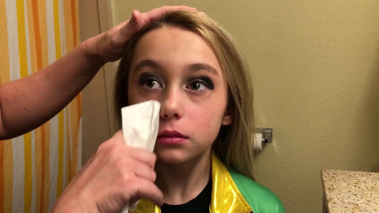 Full Out’s 2017 - 2018 Dance Company Makeup Tutorial