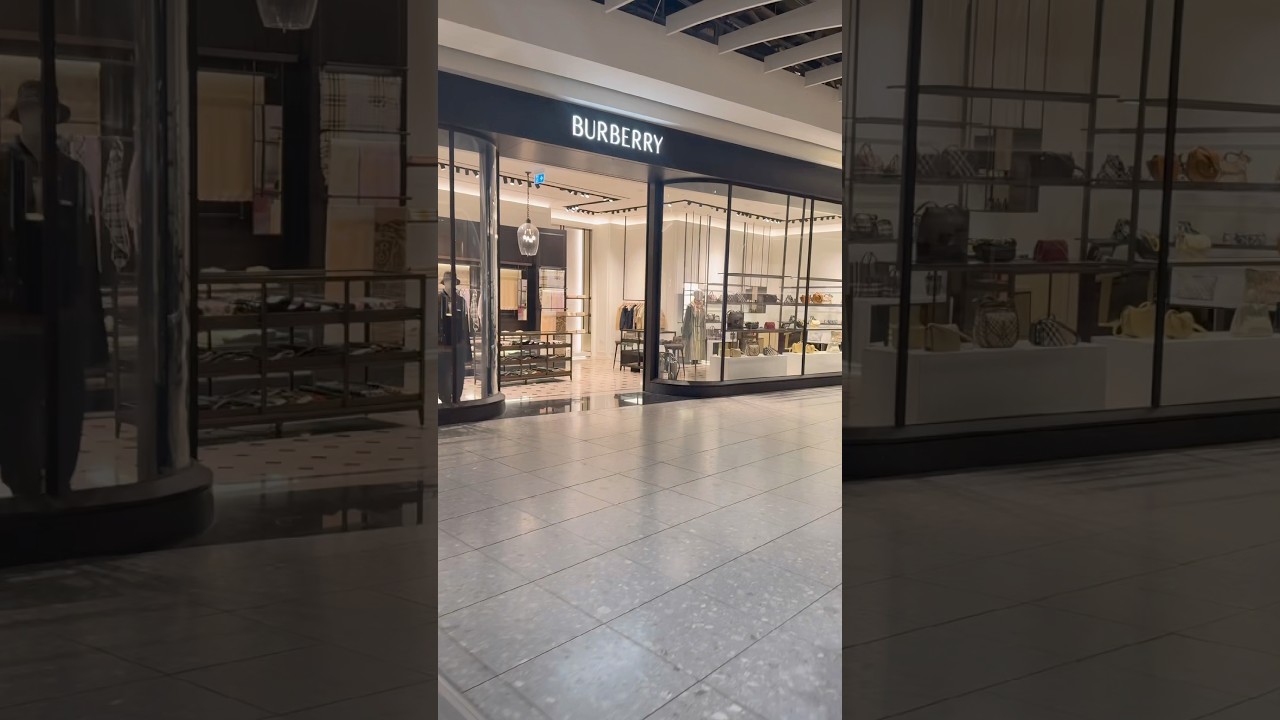 London Heathrow Airport Luxury Shops #london #londoners #thelondonersstory #heathrow #dutyfree