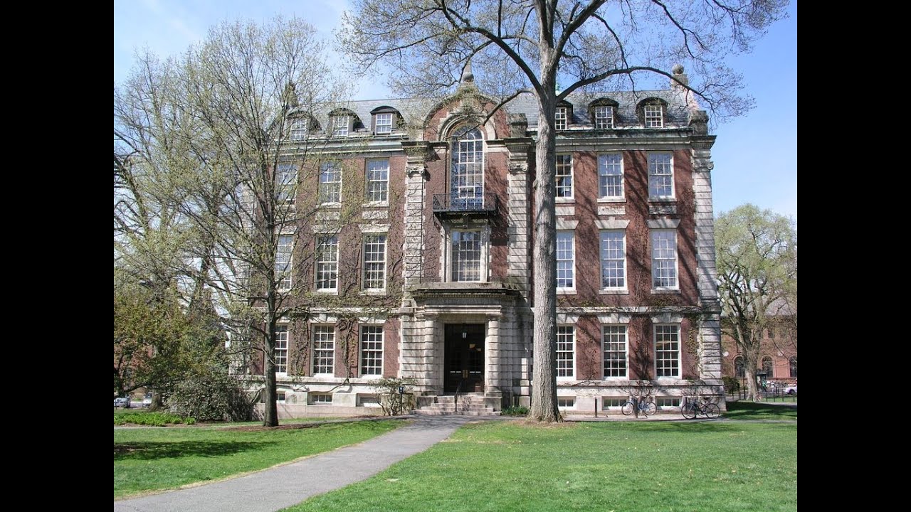 Smith College Student Wants 'Exclusive' Straight Girl Sorority