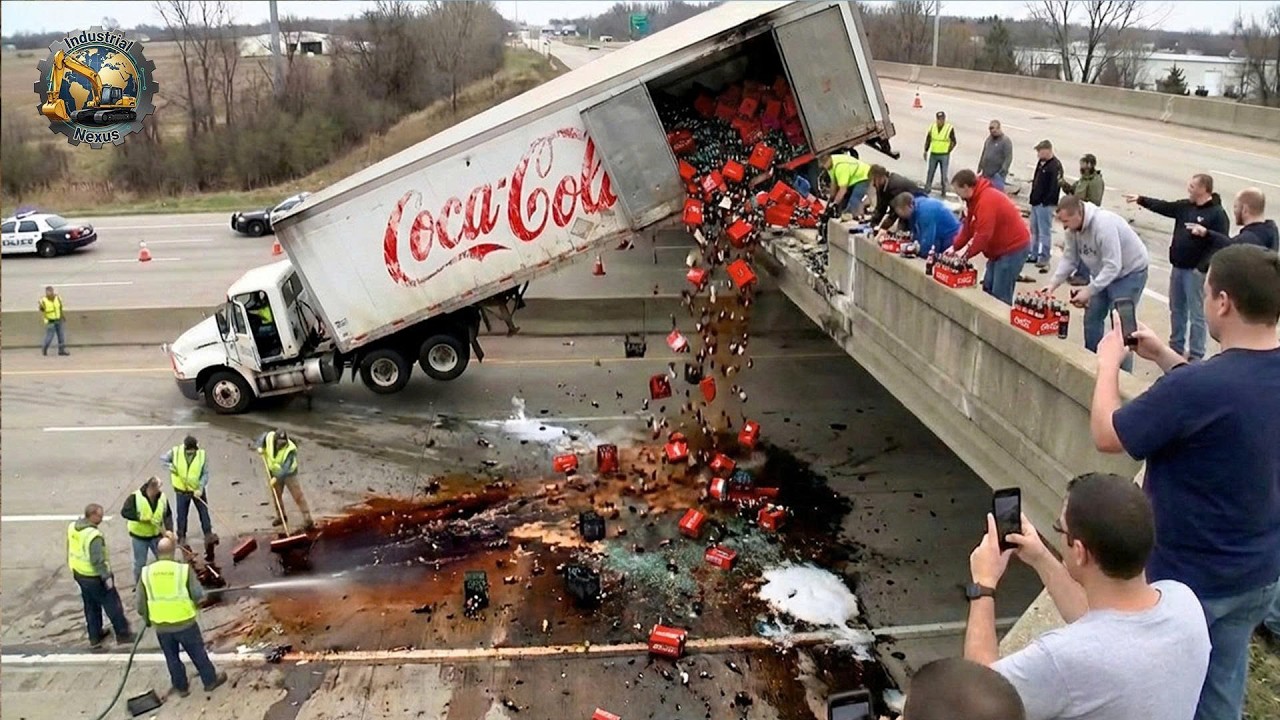 Idiots with Fast Trucks: Heavy Equipment Fails | Extreme Oversized Truck Transport #44