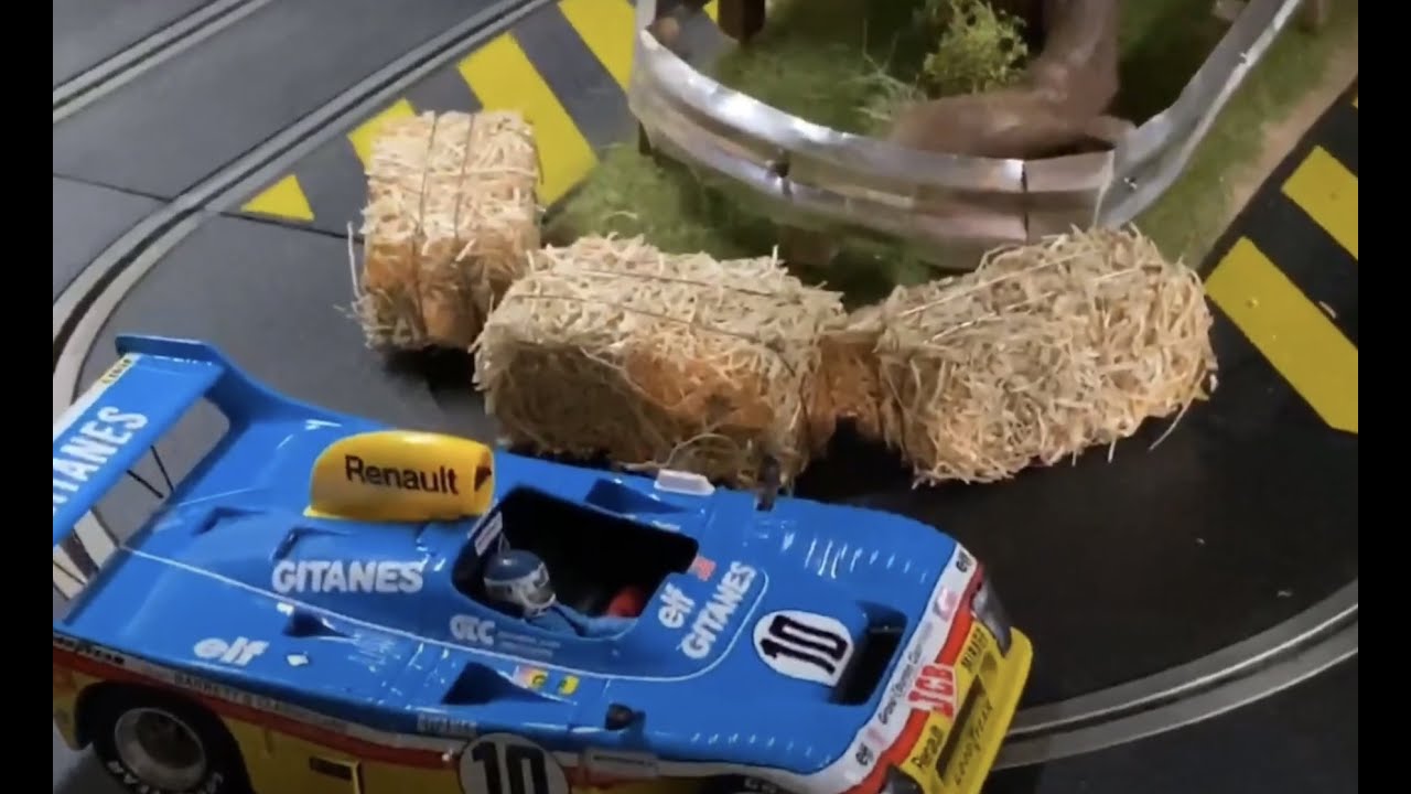 How to build realistic standard and quadrant straw bales for your slot car layout