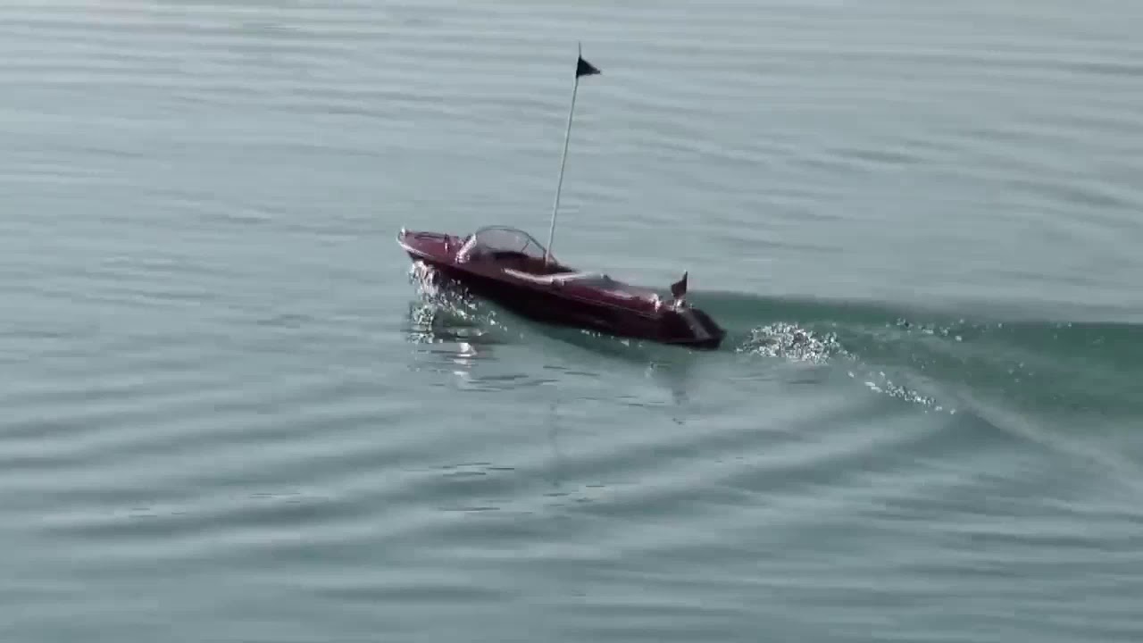 Motorówka Venezia motoryacht dwa silniki 45cm imitacja drewna