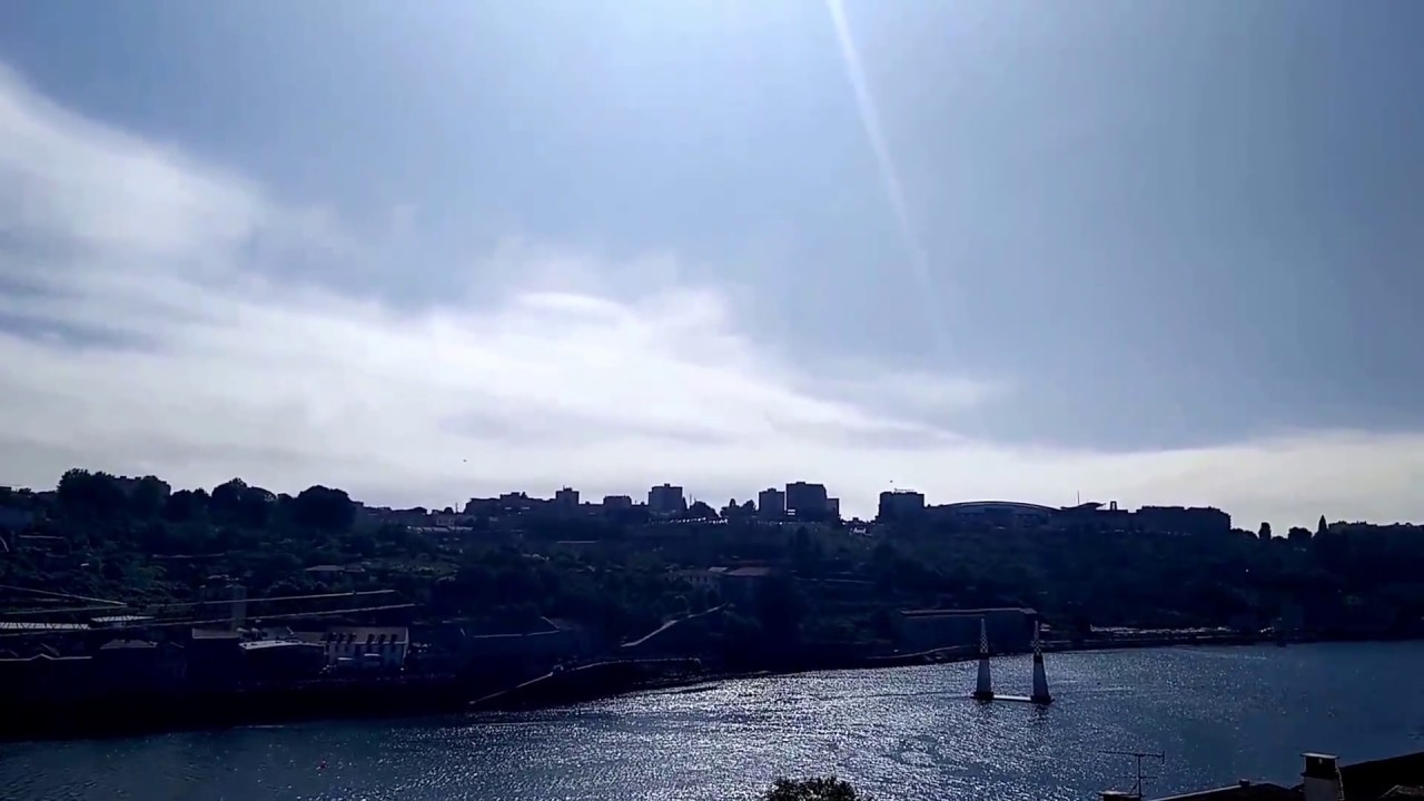 LOUD #F16-AM Flyby Show #RedBullAirRace #Porto #TopGun 03/09/2017