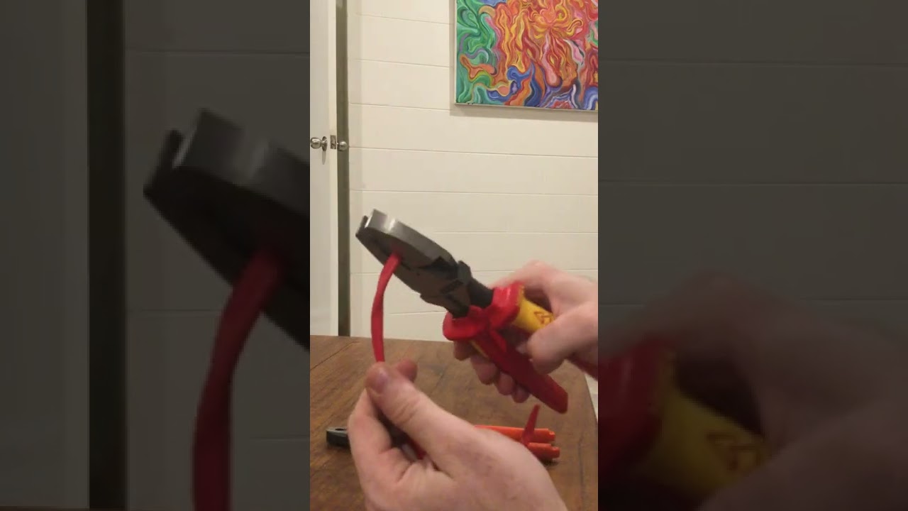 Knipex vs. Fujiya Linesman