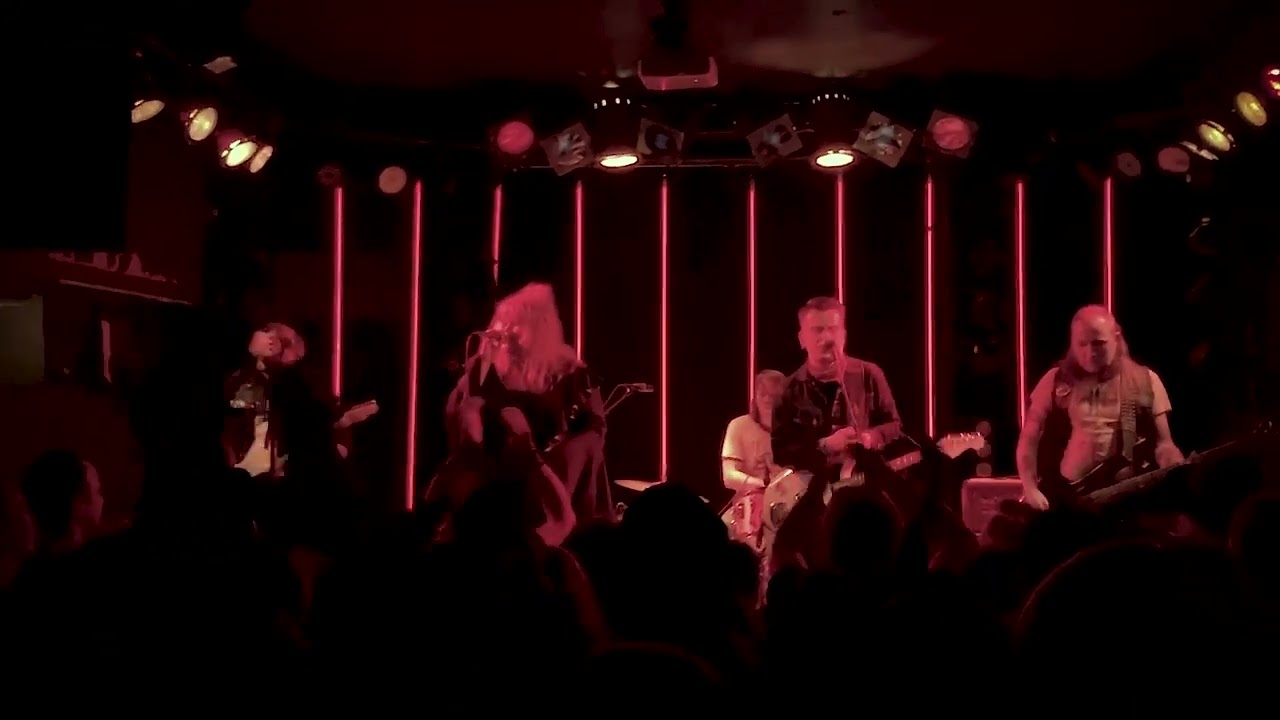 Puhelinseksi - Juhlat (Live @ Kuudes Linja 11.4.2025)
