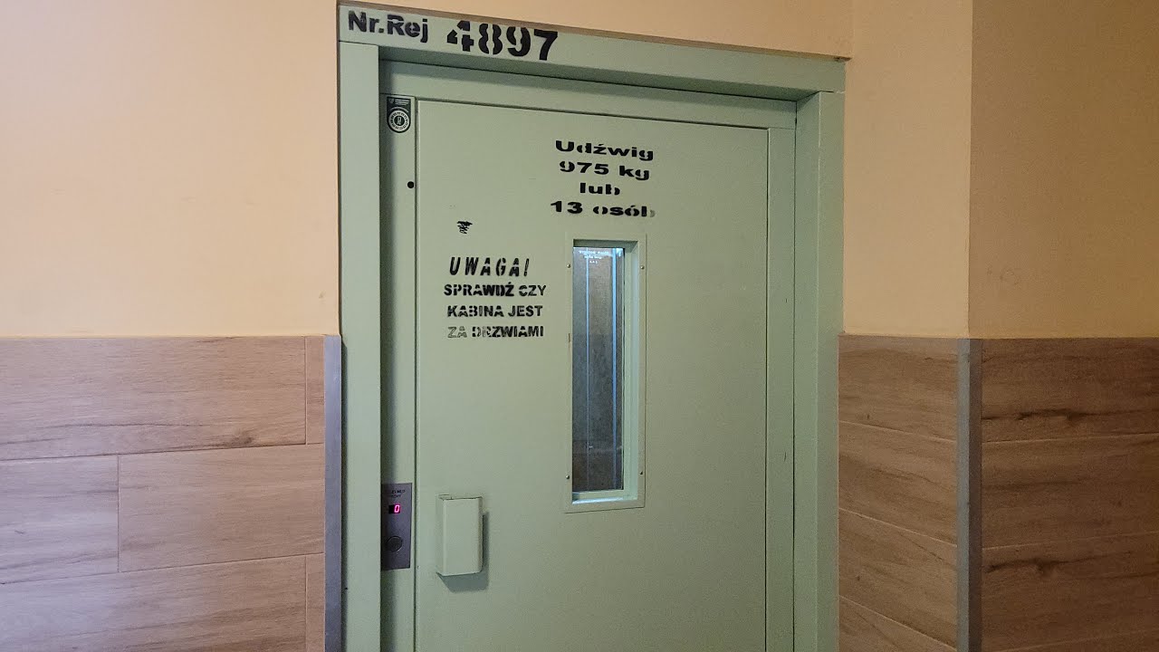 Lift Tour, ul. Henryka Rodakowskiego 1, 3, 5, 7 i Władysława Reymonta 12, 38, 60, 70 Tychy