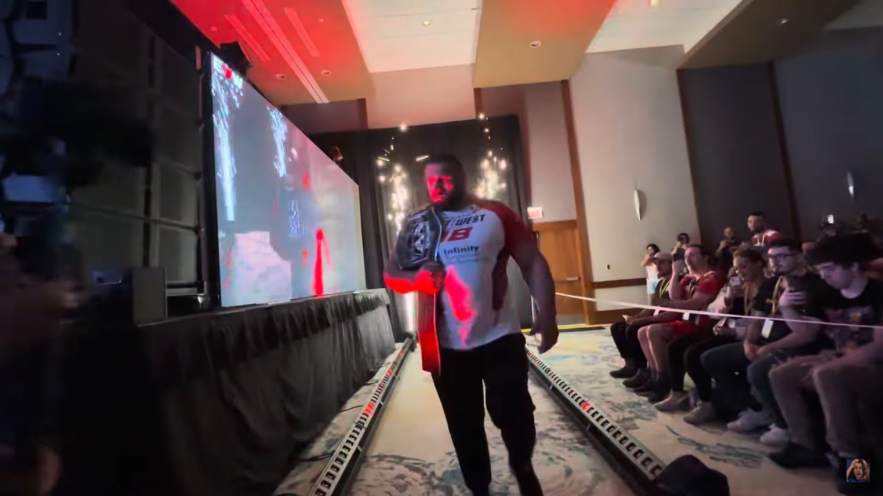 Ermes Gasparini vs Levan Saginashvili Walkout Crowd View