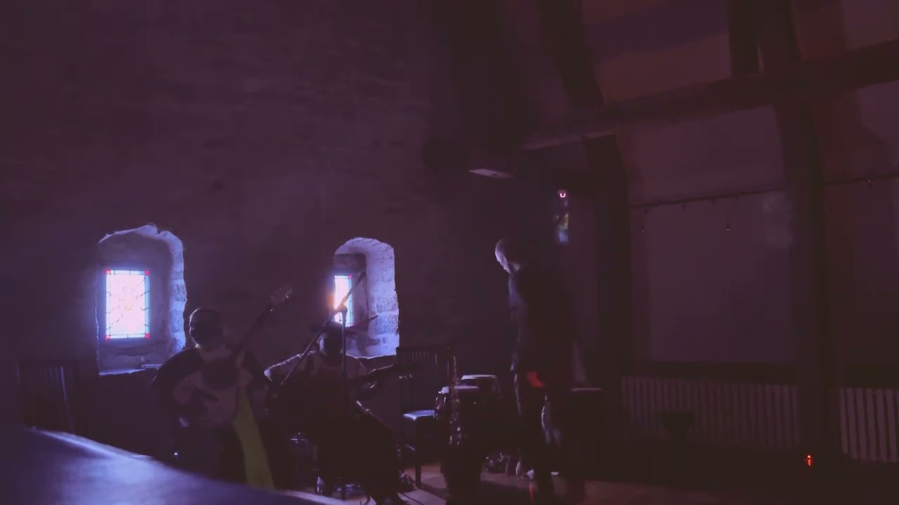 Yawanawa e Kamanawa Concerto em Tallin Estônia
