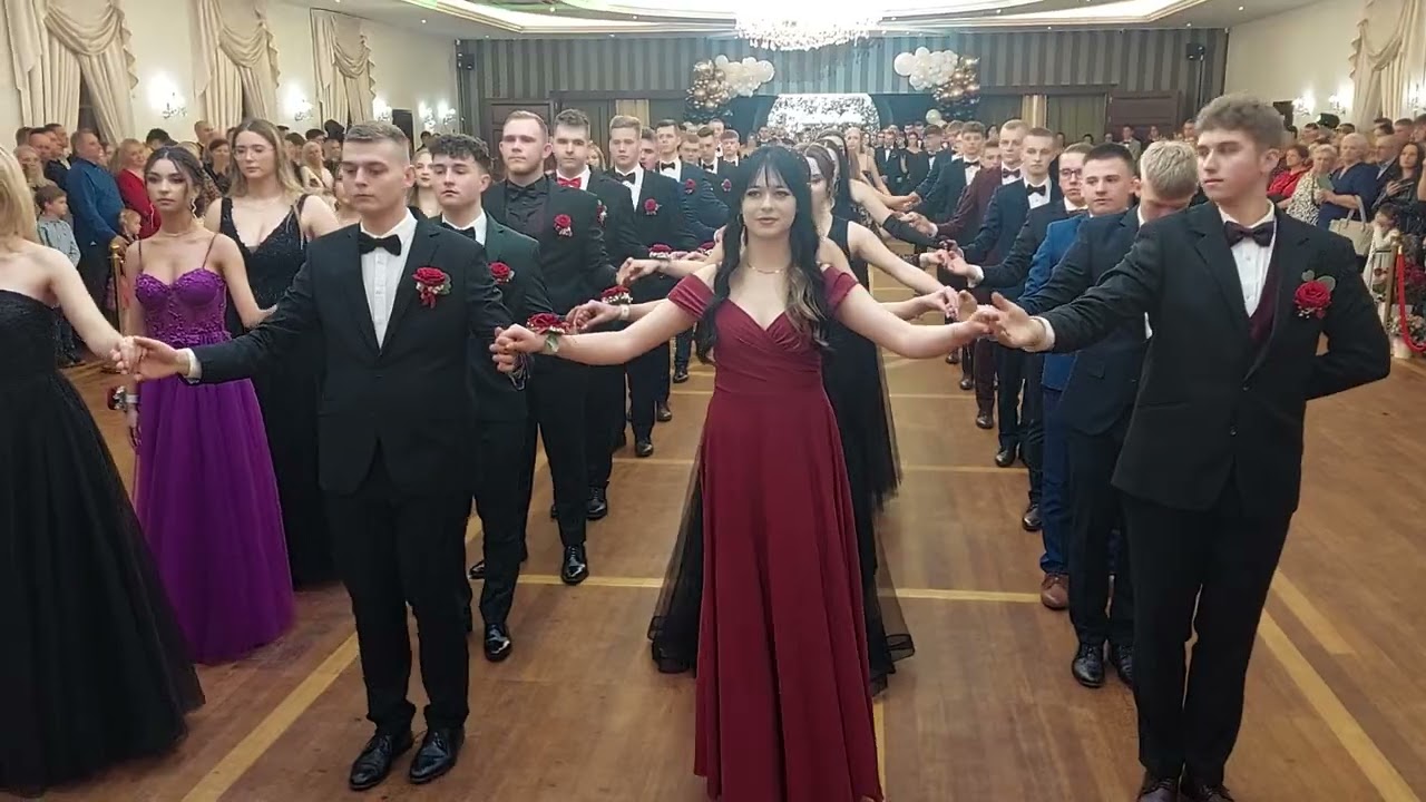 Polonez na studniówce ZST 2 Łowicz, TLb, TI, TMRiA