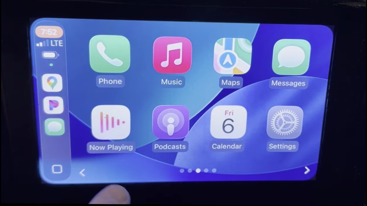 Беспроводной адаптер CarPlay SGJIK 2-в-1 – преобразует проводное подключение в беспроводное.
