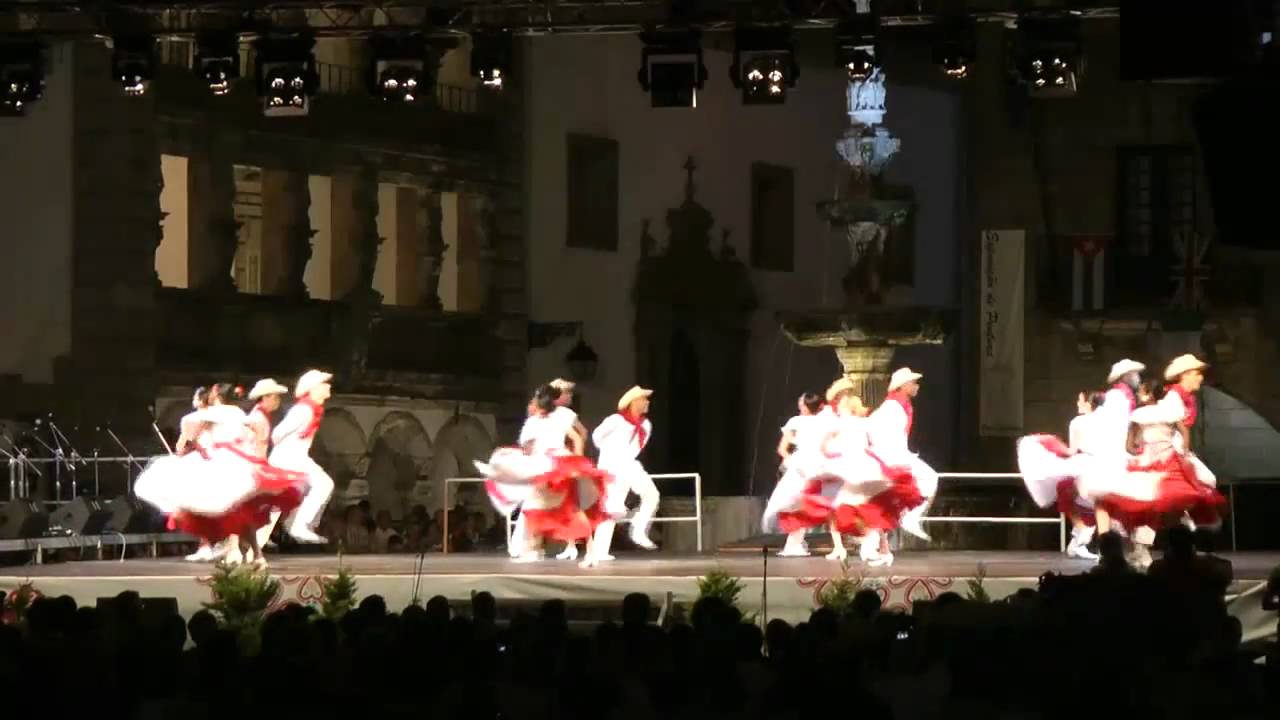 Cuban folk dance: El perico ripiao, El pompore & Zumba Antonio/Tingo talao