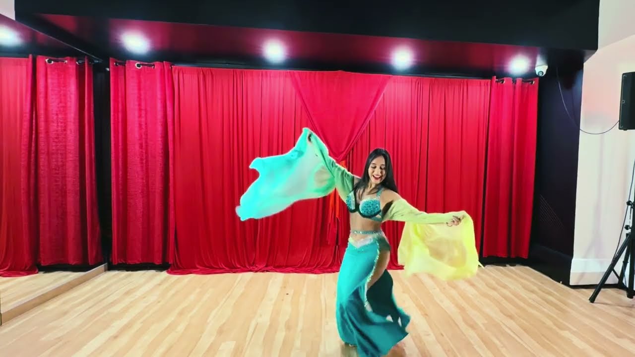 Hashtaka Bellydance in Toronto - Instructor Carina
