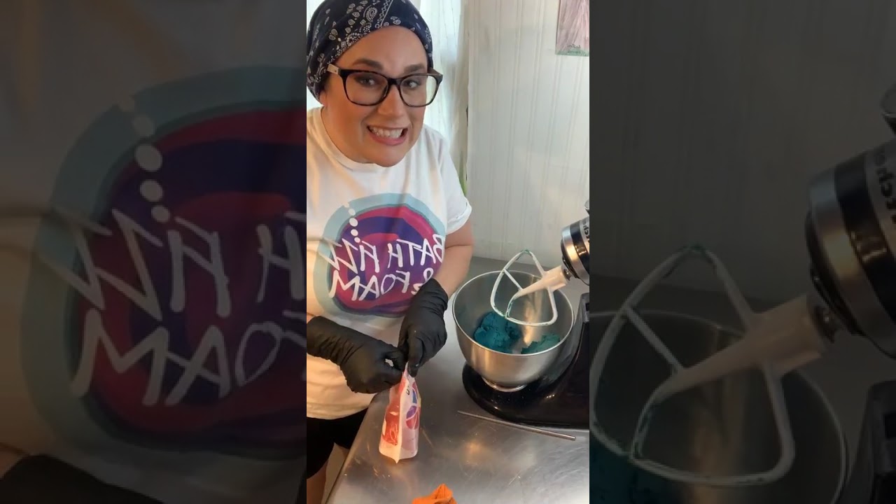 Face to Face Friday | Bubble Bars - Reindeer/sleigh scene on bars using Wonder Bar! (Replay)