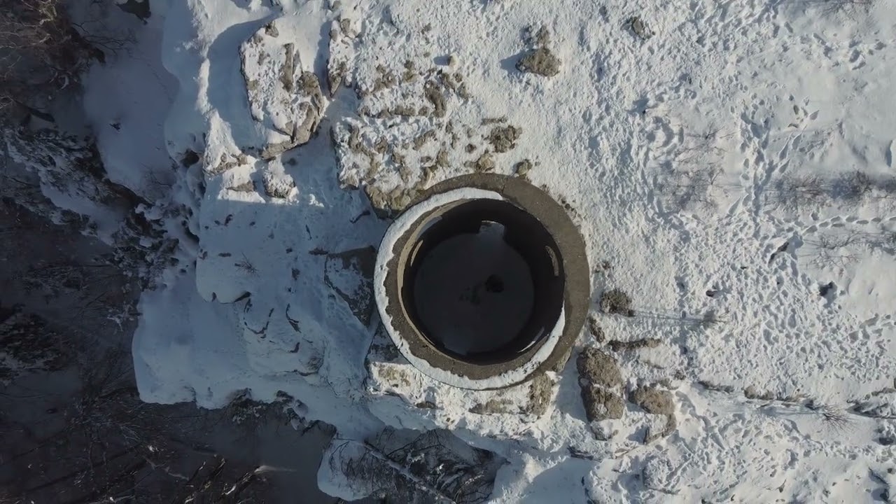 Le Salève et la tour Bastian sous la neige