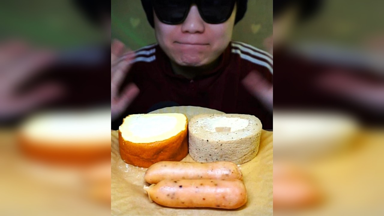 真正地享受瑞士卷！听蛋糕在嘴里融化的声音 想看更多与美食、助眠、咀嚼音、触发音、吃播、解压、放松有关的视频，都可以来我的主页哦！！！ 当然可以的话最好点一个关注，这样就不会找不到我啦！！！