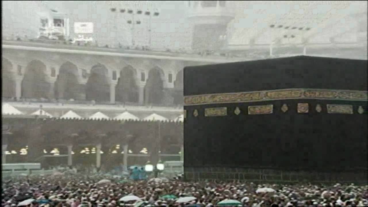 امطار غزيرة على الحرم المكي اثناء صلاة العصر