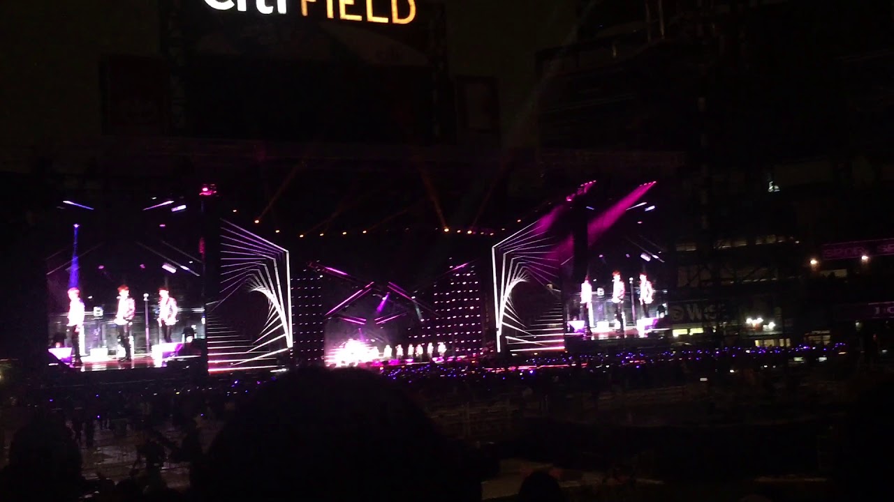 10/06/18 AIRPLANE PART 2 - BTS LOVE YOURSELF TOUR in NYC CITI FIELD