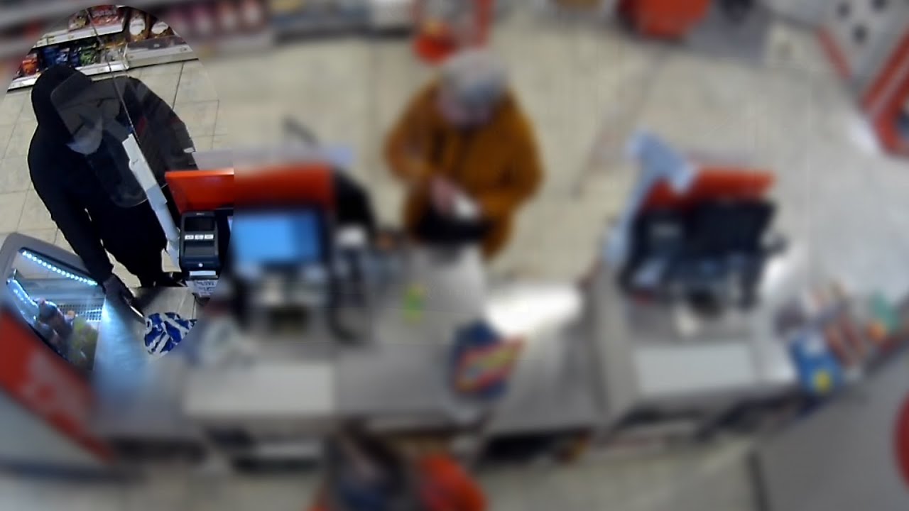 Overvaller Kruidvat draagt opvallende werkhandschoenen