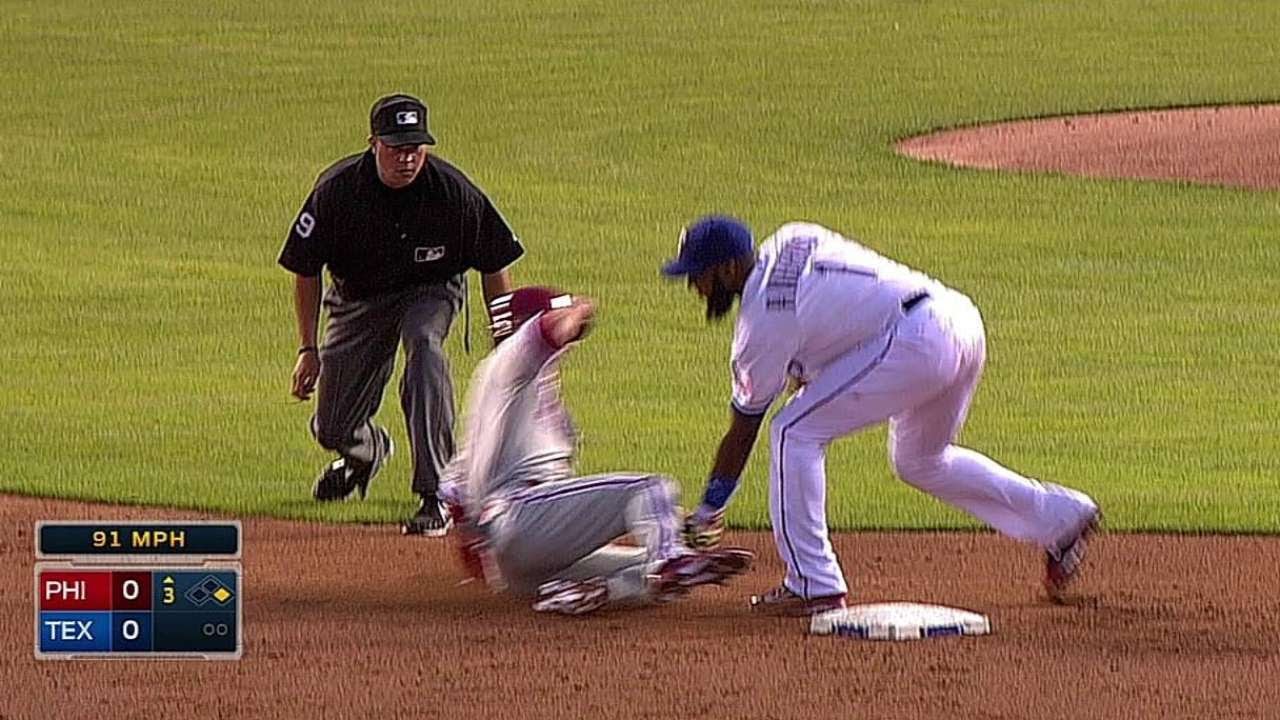 PHI@TEX: Chirinos nabs Nix attempting to steal second