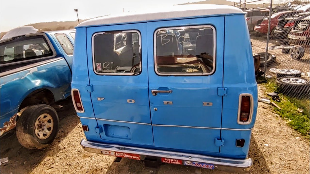 First Time Finding A Wrapped Classic. 1972 Ford Econoline Club Wagon Chateau Van Junkyard Find