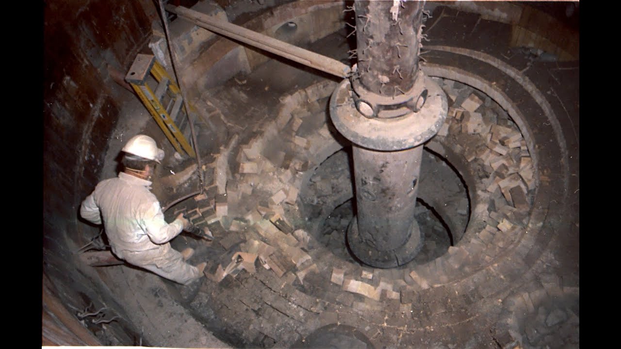 003 1986 - 87 Incinerator Reconstruction in 35mm Stills