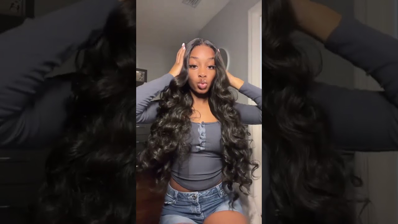 Love me a long bouncy wavy wig 😻 