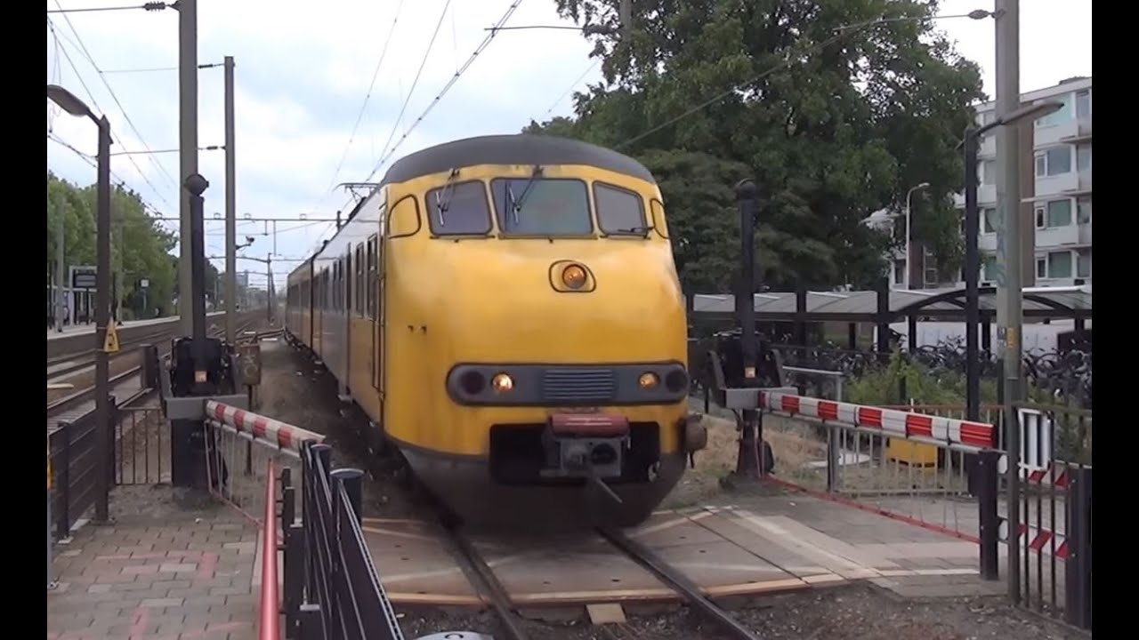 Treinen op Station Tilburg Universiteit (2015)