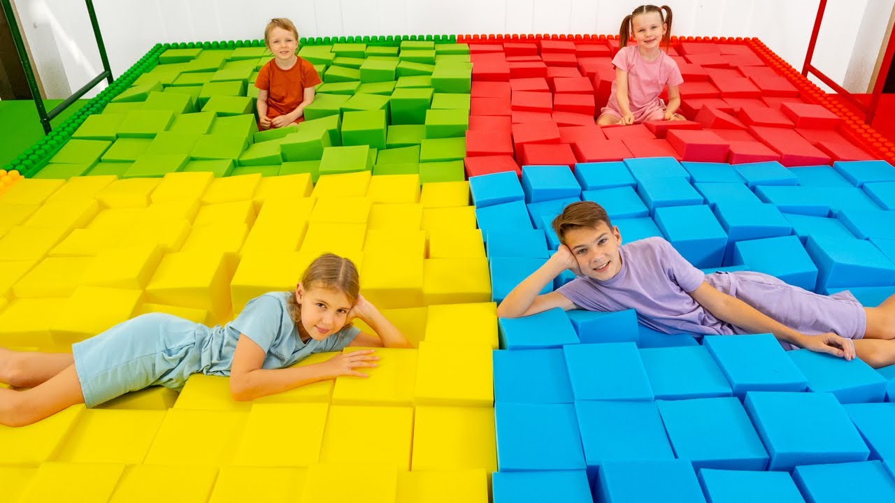 Kinder springen durch unmögliche Formen | Vania Mania DE – Sammlungen