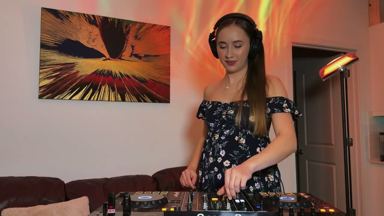 Ulyana - Melodic Techno & Progressive House Home Set 18 4K | Bday DJ Mix