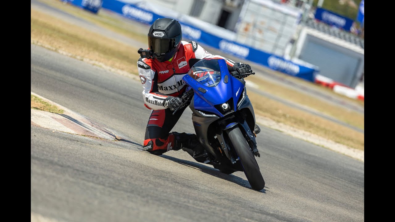 First test Yamaha R125 and MT125 Road and Track