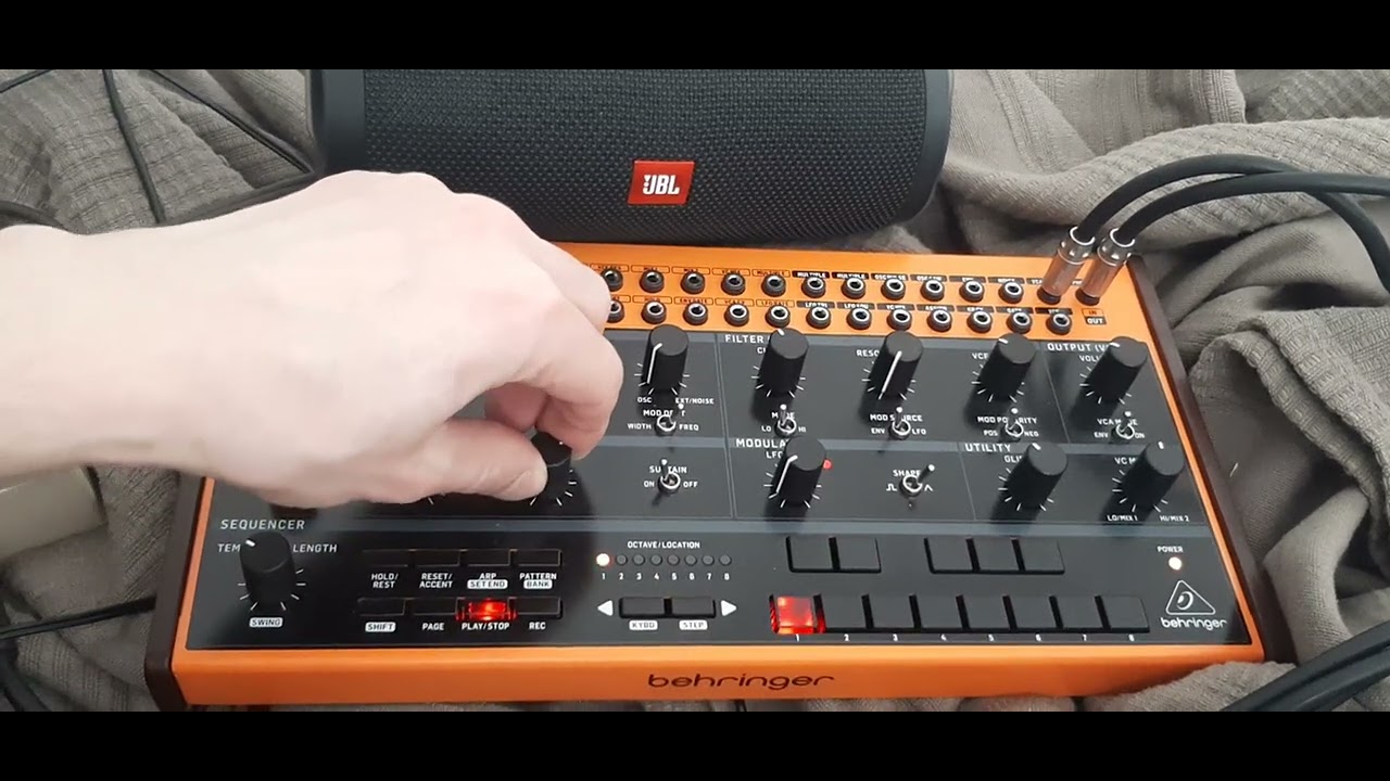 Behringer Crave - kick drum demo