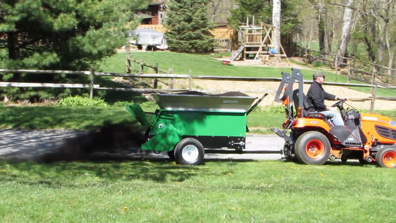Spreading Compost with the MultiSpread™ 220 Topdresser: Earth & Turf