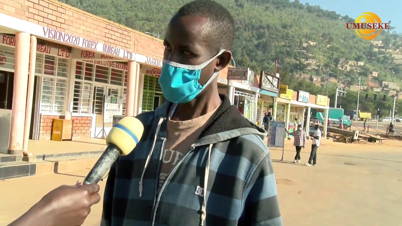 Uyu Munyarwanda aratangaje || Indimi azi ni nyinshi || Nawe ntazi umubare wazo || Atwibiye ibanga