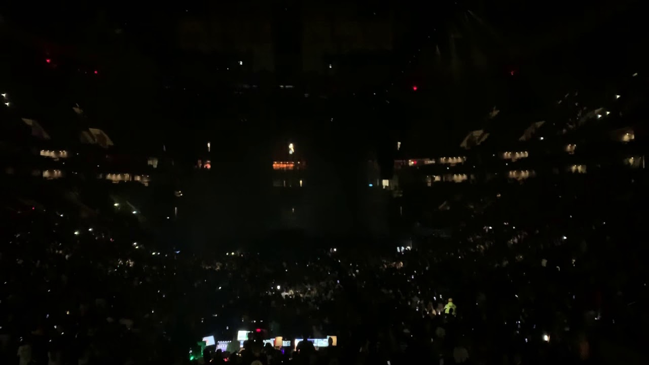Post Malone Runaway tour Intro - Hollywood&rsquo;s bleeding